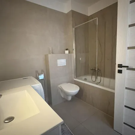 Apartmán Sered Ella