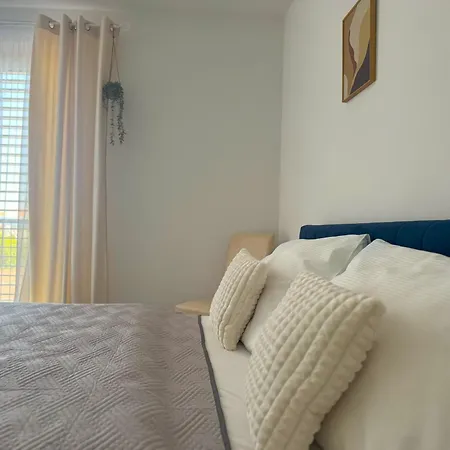 Sered Ella Apartament